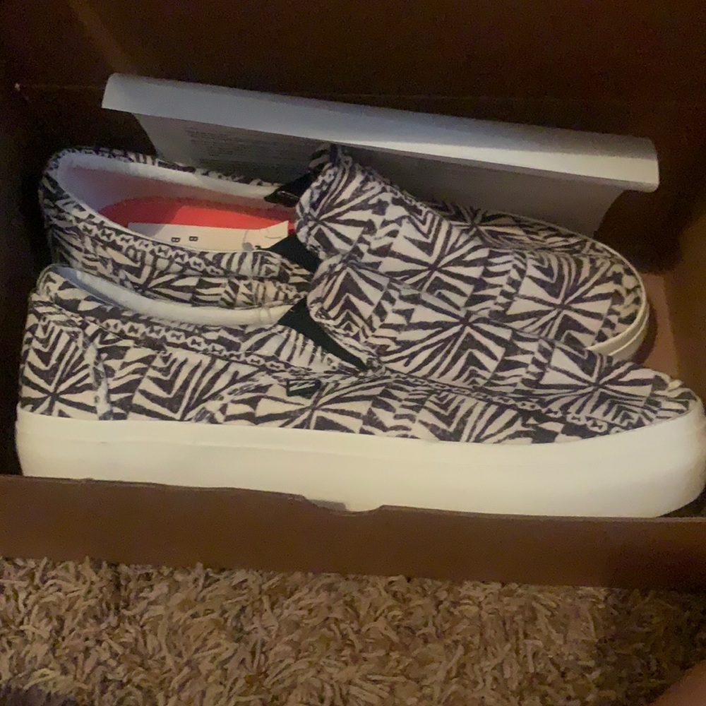 Super cute Billabong shoes. Never worn. Size 10